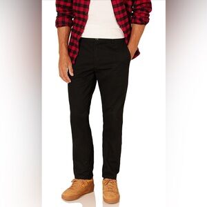 Amazon Essentials Men's Slim-Fit Wrinkle-Resistant Flat-Front Chino Pant